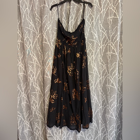 Dresses & Skirts - Like New Free People Black and Gold Floral Dress size L